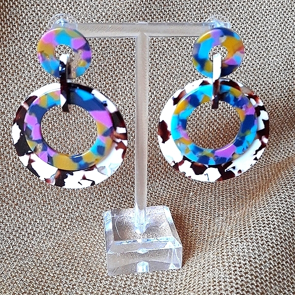 *2 for $15* Multi colored Acrylic Drop Earrings - Picture 2 of 4